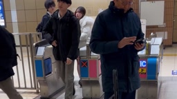 電車内パンチラ