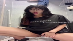 cute chi college girl pee