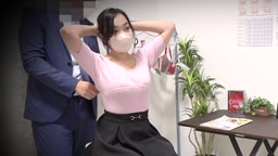 【セクハラ】Iカップ爆乳を鷲掴み測定で柔らかオッパイ揉みまくり。驚愕の胸に私欲をぶつけるデザイナー