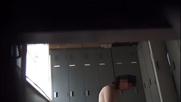 水泳終わりに憧れの巨乳輪先生を隠し撮り.mov