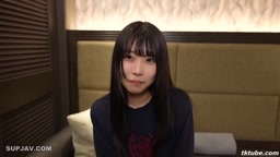 【初撮り】【顔出し】現◯.**系グラドル女良。過去には『週刊誌の表紙を飾った』本物の金のタマゴが、これにて闇.落.ち。2射精