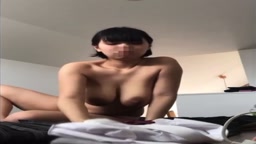 爆乳　垂れ乳　ストレッチ