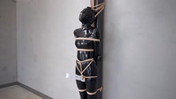 LaTeXスーツ　固定バイブ