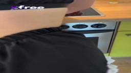 MagicMia Maid titfuck