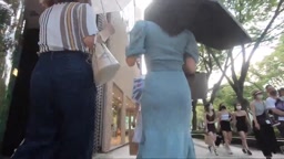 [no nudity] 街散歩　いい尻女