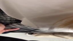 【電車内ち●ん】[忍射#17]金髪ギャル娘に触りとぶっかけ。