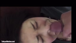 美人の鼻に射精1