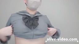 18歳の超美巨乳オッパイに無毛マンコまでモロ見せオナニーライブ