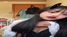 jcがインライで谷間を見せちゃう❤️