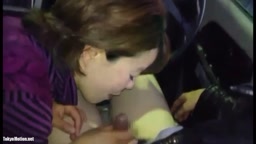 熟女車内フェラ