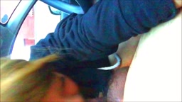 ギャル　車内フェラ