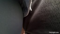 blue leggings public Encoxada part 2