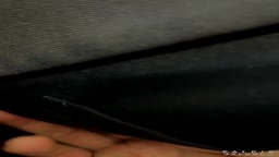 【電車内ち●ん】[忍射#31]ギャル系JK。上も下も生で触り最後はスカートに大量ぶっかけ