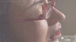 【無】地味過ぎるメガネ熟女