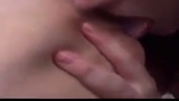 Deutsche Milchtitten beim Stillen