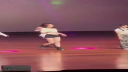 ダンス　ポロリ②