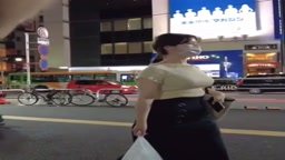 街撮り　揺れ　乳　巨乳