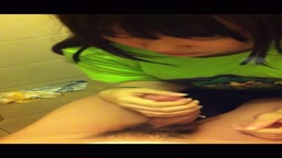 アジア 隠れてフェラ