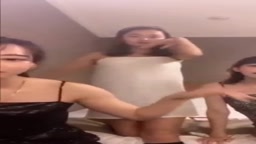 3人組　胸チラパンチラtokライブ　