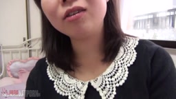 むちむち素人が開脚陰部見せつけ