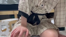 ion X(旧T〇itter) 可愛い服装でおしっこ我慢からの大放尿