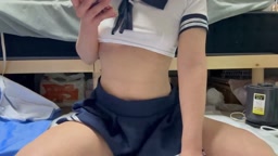 ion X(旧T〇itter) DM読みながら、腰ヘコノーハンド妄想アクメ