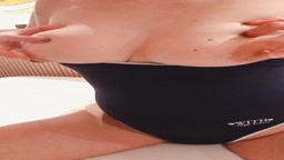 爆乳熟女人妻の自慰