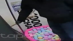 カードショップ『NO LIMIT』を強盗グループが襲撃