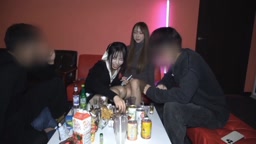 仲良しのスレンダー美乳お姉さんとエロ飲み会してきました
