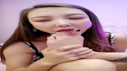 美脚美女のセルフ足舐め♡