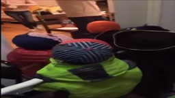 ハロウィンで胸元が露わに