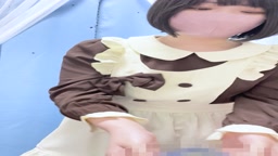 デカ乳首ちゃんのメイドパンチラ