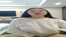 LC 台湾の爆乳ロリータフェイス娘