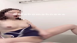 スク水ガニ股オナニー