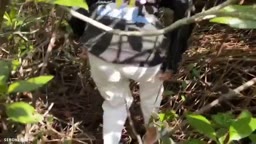 露出 asian creampied in the forest