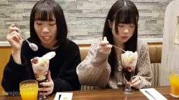 可愛い女の子２人と3P中出し。