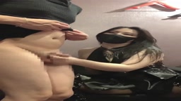 冷ややかな目の手コキでルーインドオーガズム