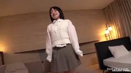 143cm銀行員のグラインド騎乗位