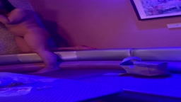 カラオケ　露出　全裸