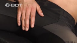 悶絶顔もかわいい単発イケメンのチンポを手と口で刺激