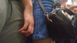 #76 ★4 超絶モデル体型上玉ギャル ﾀｲﾄﾐﾆｽｶ越しのむっちりお尻に固くなったモノを突く&擦りつける