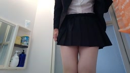 スーツでおもらし