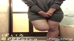 スカートお漏らし