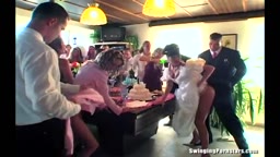 ウエディング乱交01