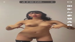 裸 ニーハイ TikTok 2