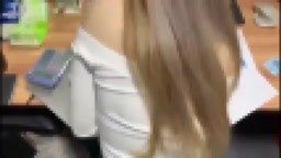 会社で残業中にバック