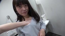 投稿19359清楚な美乳嬢