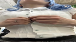 胸が大きすぎて服が着れません。