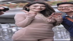 妄想AI工房💕　キャンギャル との撮影にムラついた奴