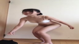 剛毛巨乳の全裸オナニー